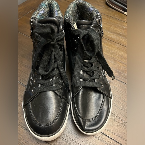G by Guess Size 10 Shoes - Picture 1 of 6